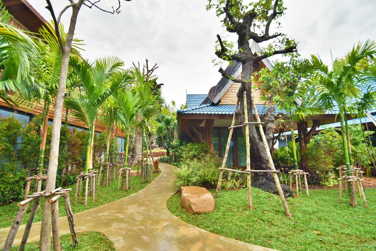 The Nine Thipthara Klongson Resort Ban Nong Thale Bagian luar foto