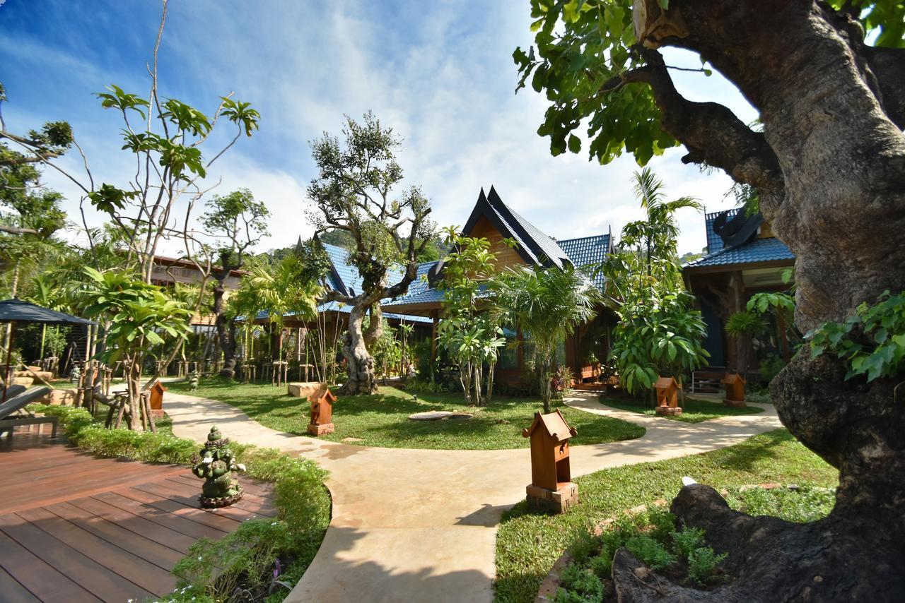 The Nine Thipthara Klongson Resort Ban Nong Thale Bagian luar foto