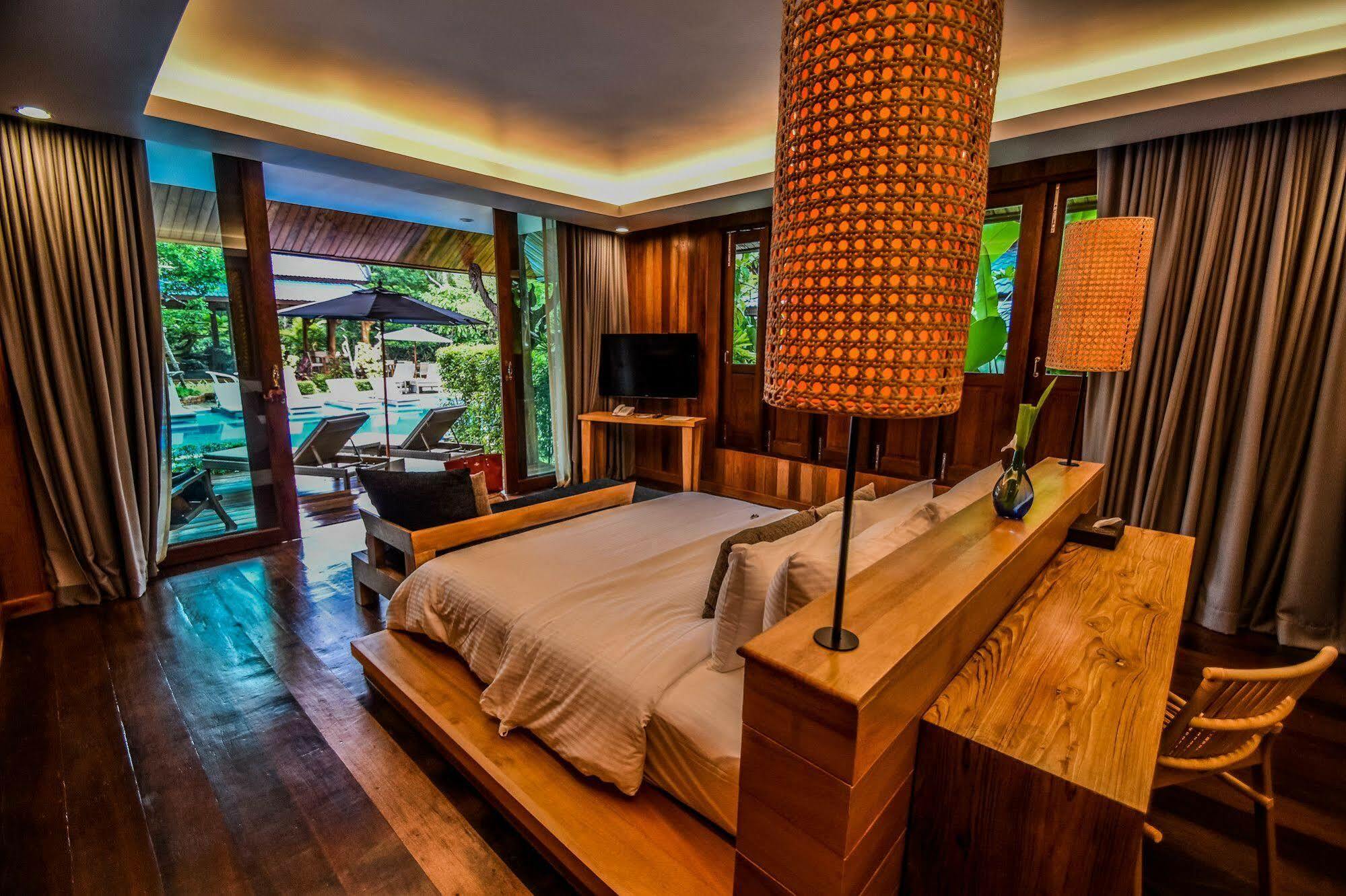 The Nine Thipthara Klongson Resort Ban Nong Thale Bagian luar foto